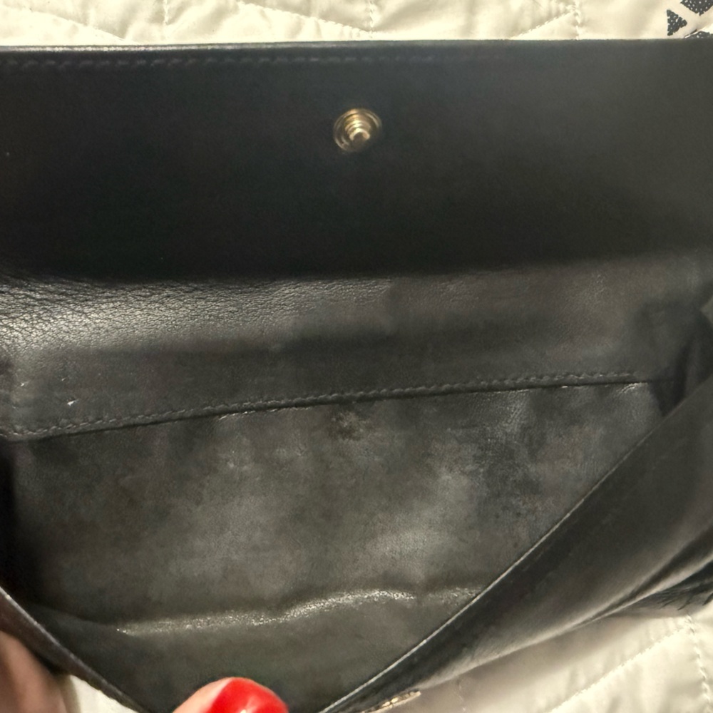 Black Vintage Gucci Leather Wallet- Gold Emblem - Picture 7 of 13